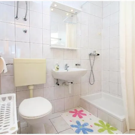 Apartment For 2 Persons Primosten