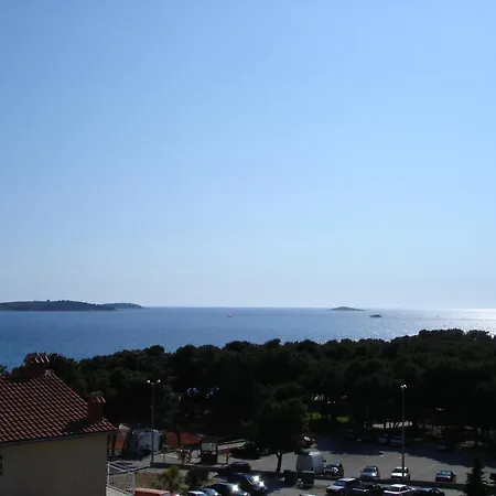 For 2 Persons דירה