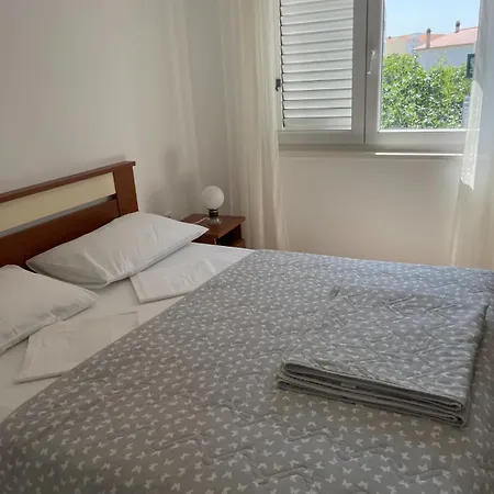 Apartment For 2 Persons Primosten