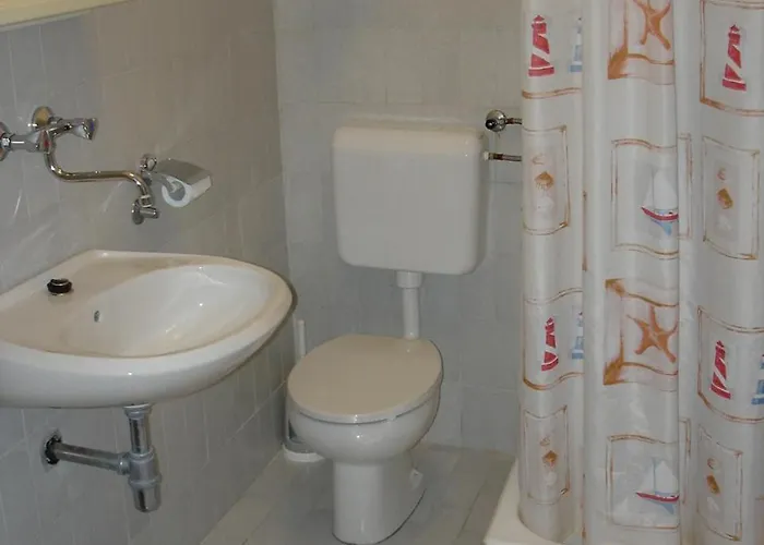 For 2 Persons דירה