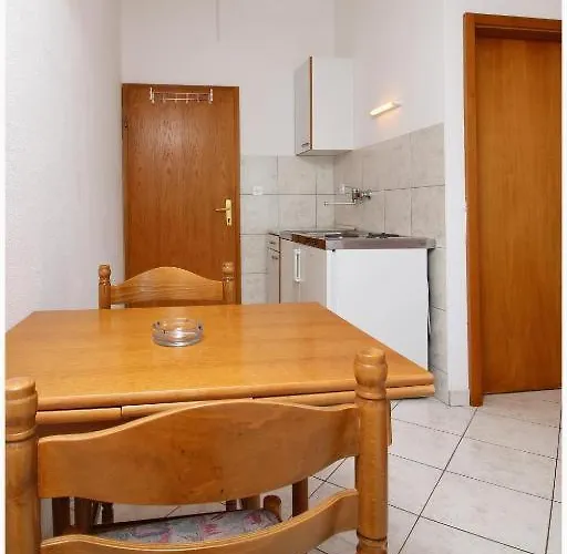 For 2 Persons * Primosten