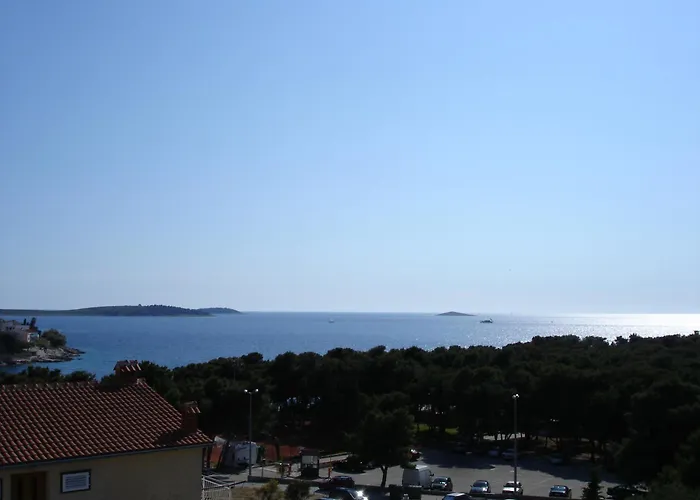 For 2 Persons דירה